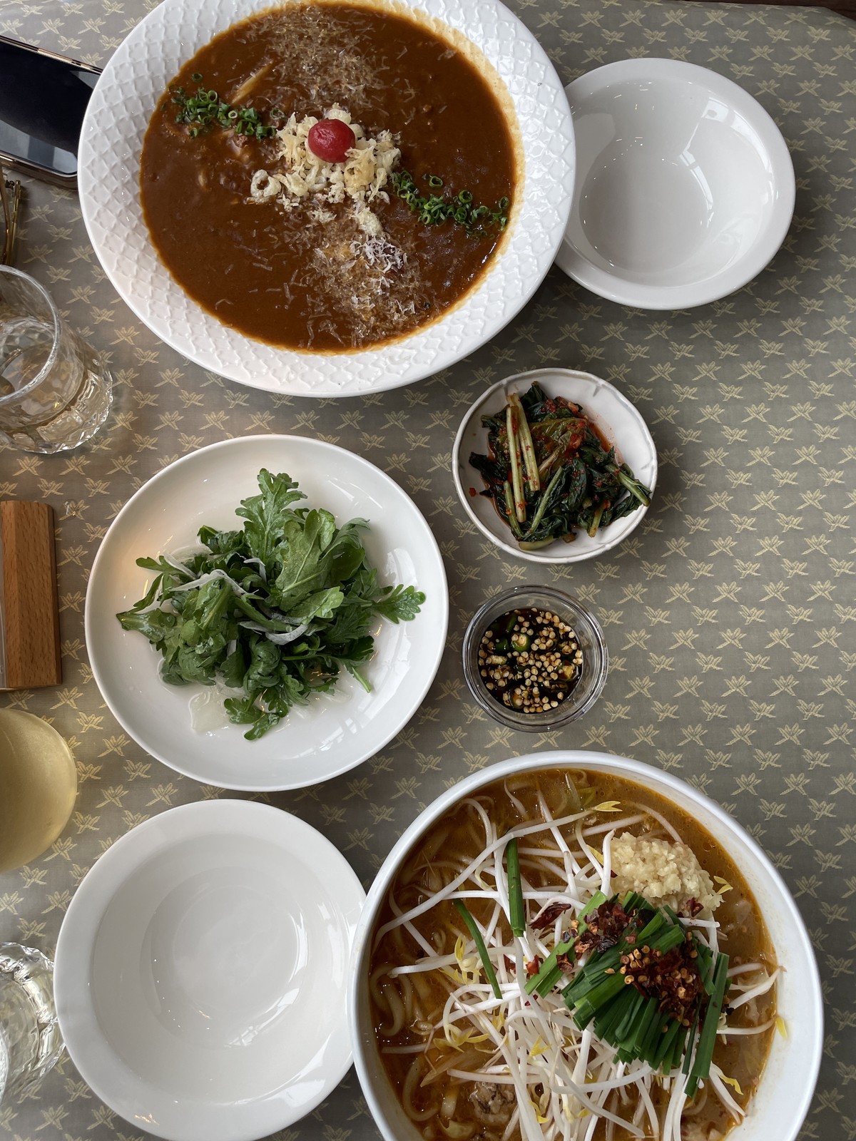Daechang Hanu Kalguksu & Tomato Curry Kalguksu